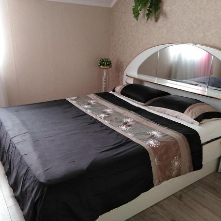 קרופיבניצקי Apartament On Komarova 29 Вулиця Комарова 29 מראה חיצוני תמונה