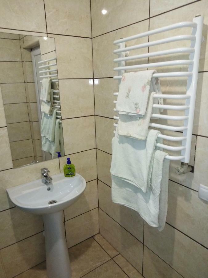 קרופיבניצקי Apartament On Komarova 29 Вулиця Комарова 29 מראה חיצוני תמונה