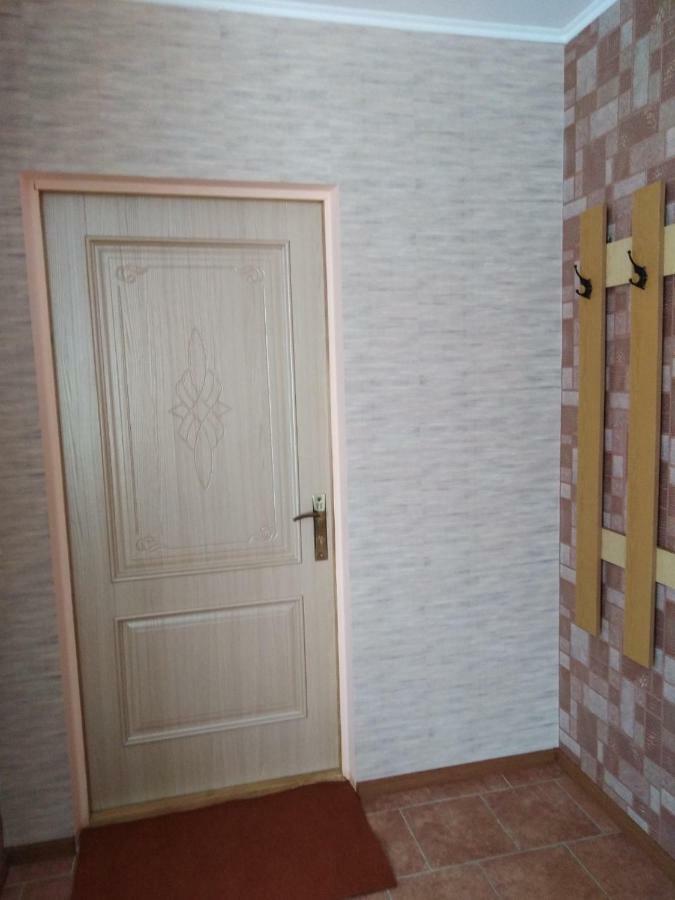 קרופיבניצקי Apartament On Komarova 29 Вулиця Комарова 29 מראה חיצוני תמונה