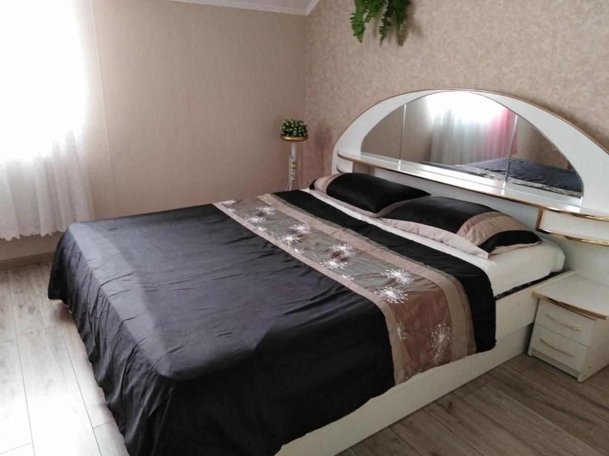 קרופיבניצקי Apartament On Komarova 29 Вулиця Комарова 29 מראה חיצוני תמונה